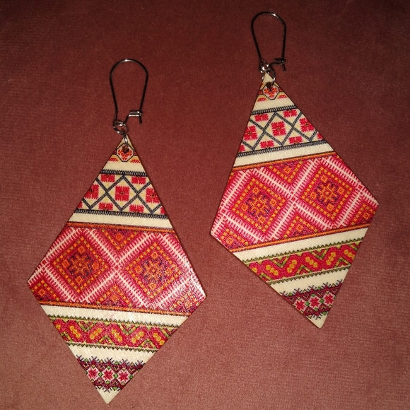 Oversized Diamond Wood Bohemian Earrings Red Cream Lightweight Stainless Steel - Picture 2 of 5